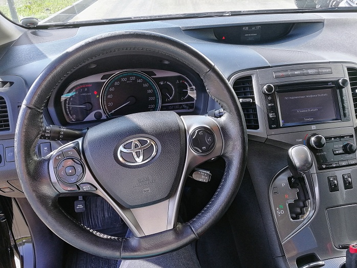 Toyota Venza - два окраса не в счёт. 